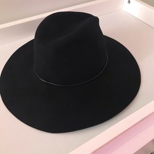 THEORY a flappy hat one size